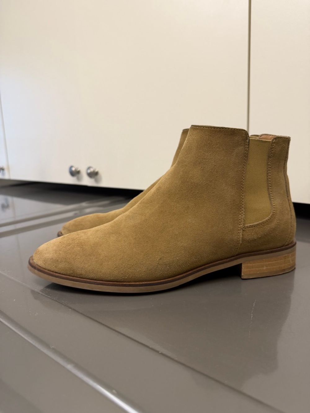Aquatalia 9-1/2 Suede Chelsea Boots in Tan

.